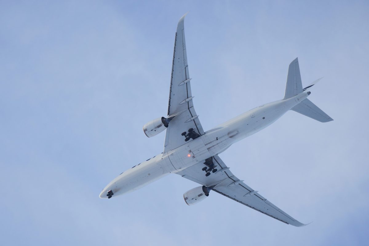lh-aviation-plane-bg